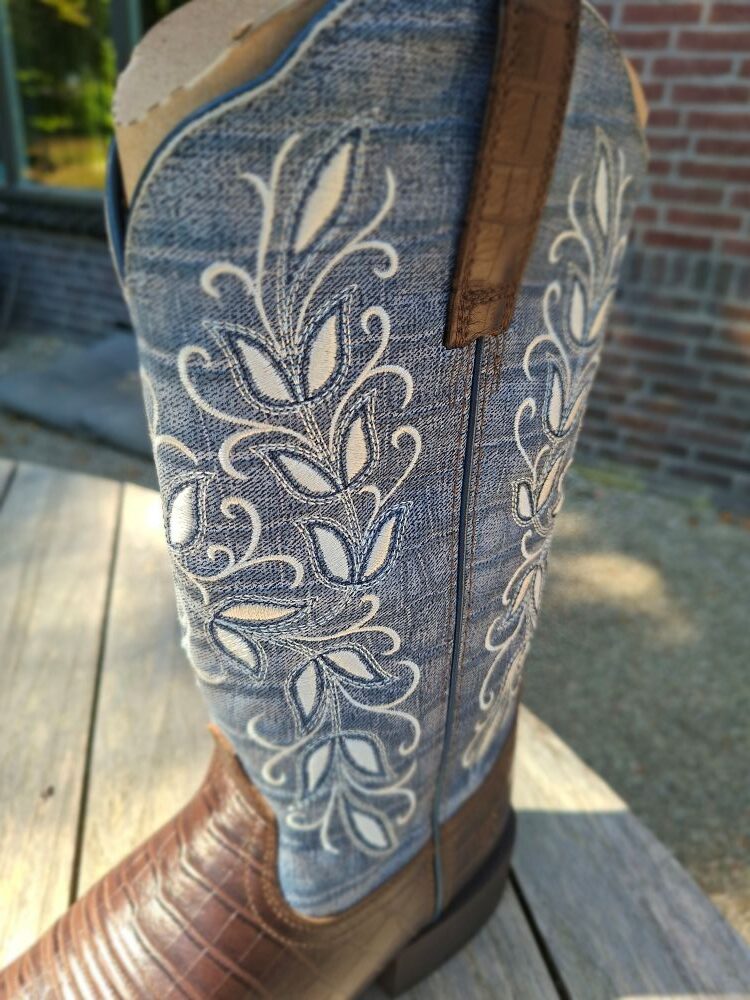 ariat holly eigen